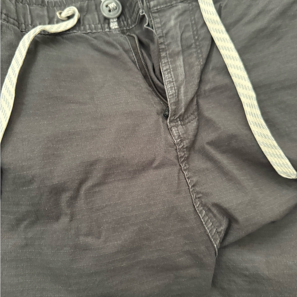 Vuori Cropped Gray Pants!